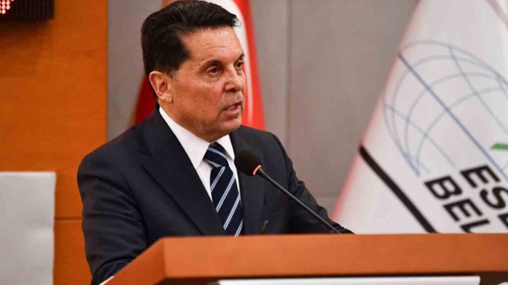 Ahmet Özer,  cezaevinden mesaj yolladı