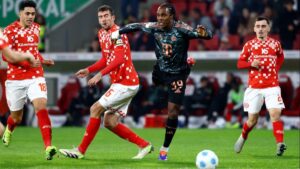 Bayern Münih’in genç oyuncusu gönlünü güzellik kraliçesine kaptırdı