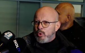 Beşiktaş’tan çok sert tepki: Çocuğu olsam yüzüne tükürürdüm!