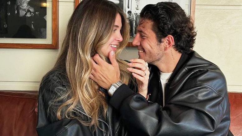 Emre Kınay ve Emine Ün’ün kızı, aşkını duyurdu