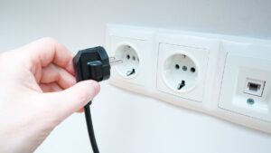 Evden çıkmadan önce fişini çekmeniz gereken en şaşırtıcı cihazlar: Kimsenin aklına gelmiyor