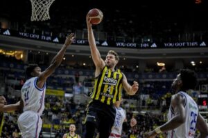 Fenerbahçe Beko, Anadolu Efes’in serisini bitirdi!