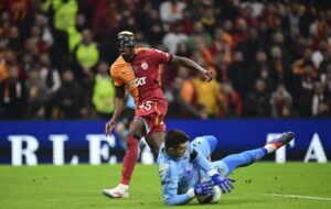 Galatasaray’da Tottenham maçı öncesi moraller bozuldu! Osimhen oynayamayabilir