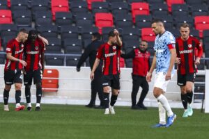 Gaziantep FK’ye farklı yenilen Başakşehir galibiyeti unuttu