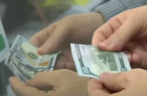 Gidenler eli boş dönüyor: Döviz büroları artık o dolarları kabul etmiyor