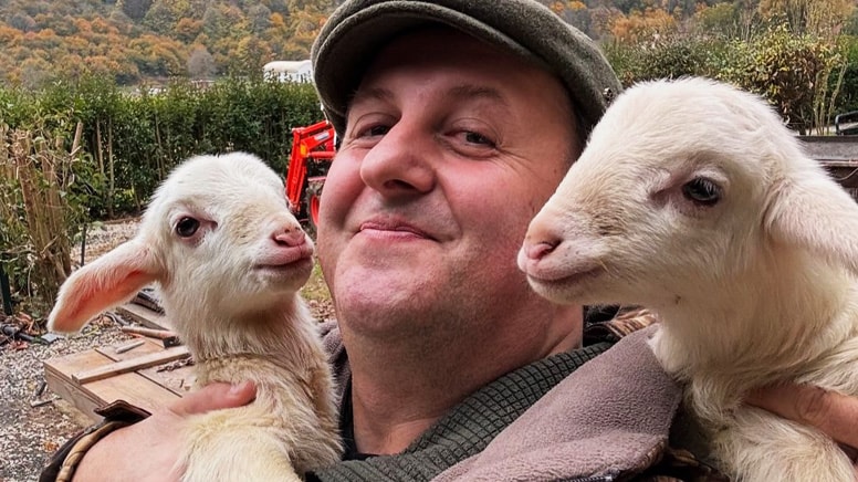 İlker Ayrık, Beykoz’da 17 dönüm üzerine çiftlik kurmuştu… ‘Dede oldum’