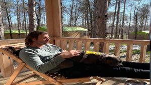 Kıvanç Tatlıtuğ’dan gözyaşlarına boğan pozlar