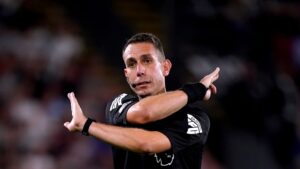 Küfürbaz hakemden bir skandal daha! Maçta önce sarı kart anlaşması