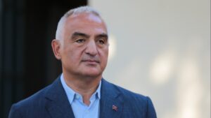 Kültür ve Turizm Bakanı Ersoy: Antalya’da yüksek sezon 15 Kasım’a kadar uzadı