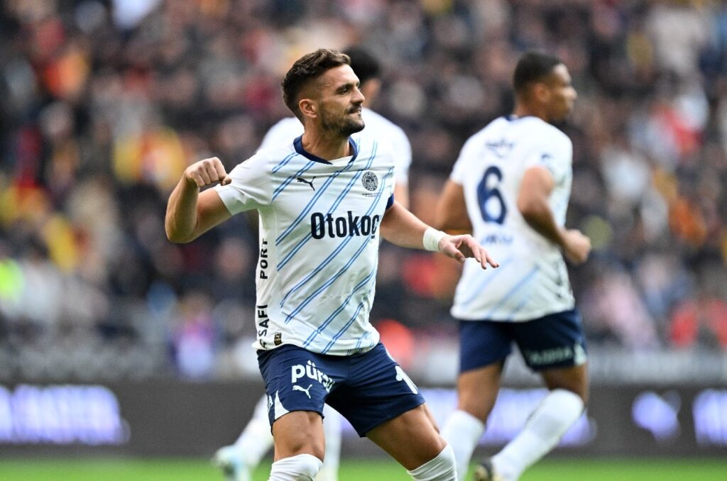 Ligin zirvesinde büyük çekişme! Bunu başaran 2 kişi var