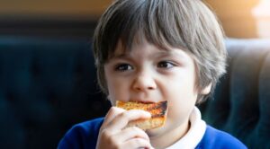 Neden asla yanmış tost yememelisiniz?