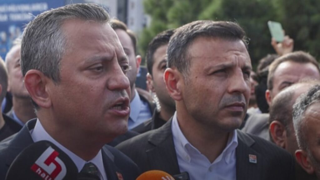 Özgür Özel ile Ahmet Özer 30 gün sonra ilk kez karşılaştı