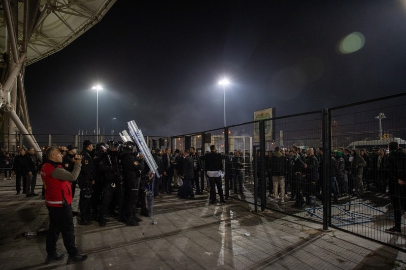Polis didik didik onları arıyor! Linç edeceklerdi…