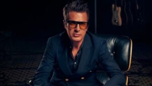 Teoman: Güzel kızları bir vazo gibi seyrediyorum