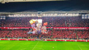 Trabzonspor’dan Atatürk koreografisi: İlelebet Cumhuriyet!