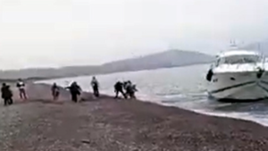 Turistik ada yol geçen hanına döndü