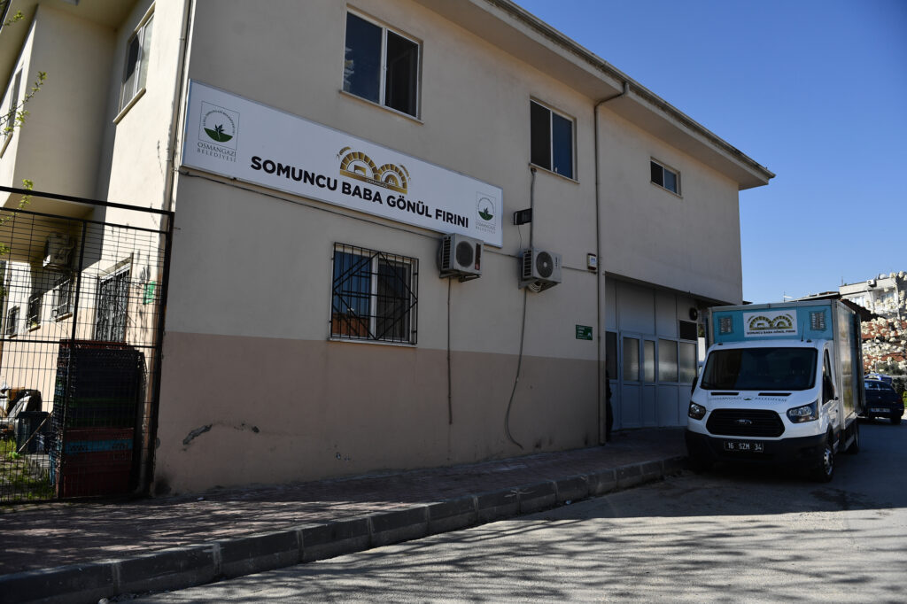 Osmangazi Belediyesi ekmeği sofralara ücretsiz ulaştırıyor