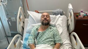 Ünlü işletmeci İzzet Çapa kalp krizi geçirdi