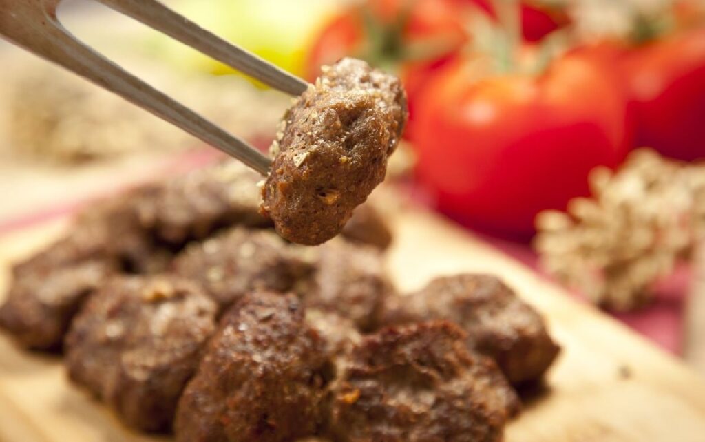 Ünlü markanın köftelerinde bakteri tespit edildi: Marketlerden apar topar geri çağrıldı