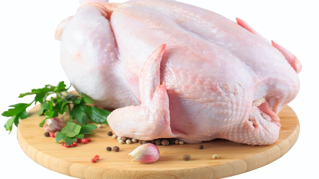 Yiyenlerde ateş, titreme, karın ağrısı olabiliyor: Ülkedeki paketli tavuklar toplanıyor