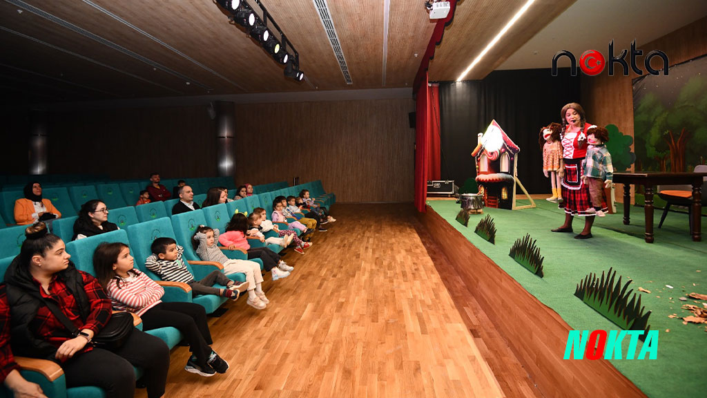 Osmangazi Gösteri Merkezi’nde ilk oyun sahnelendi