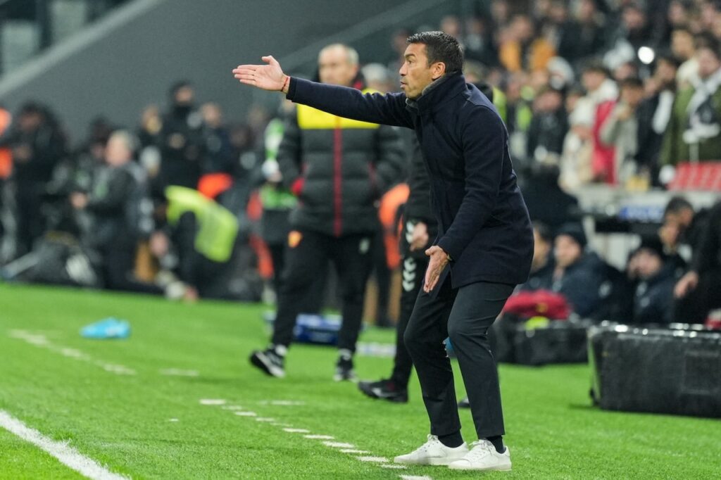 van Bronckhorst’tan tepki çeken şampiyonluk açıklaması