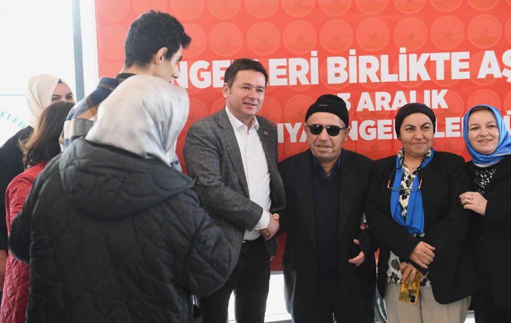 Başkan Aydın Engelli Bireylerle Kahvaltıda Buluştu