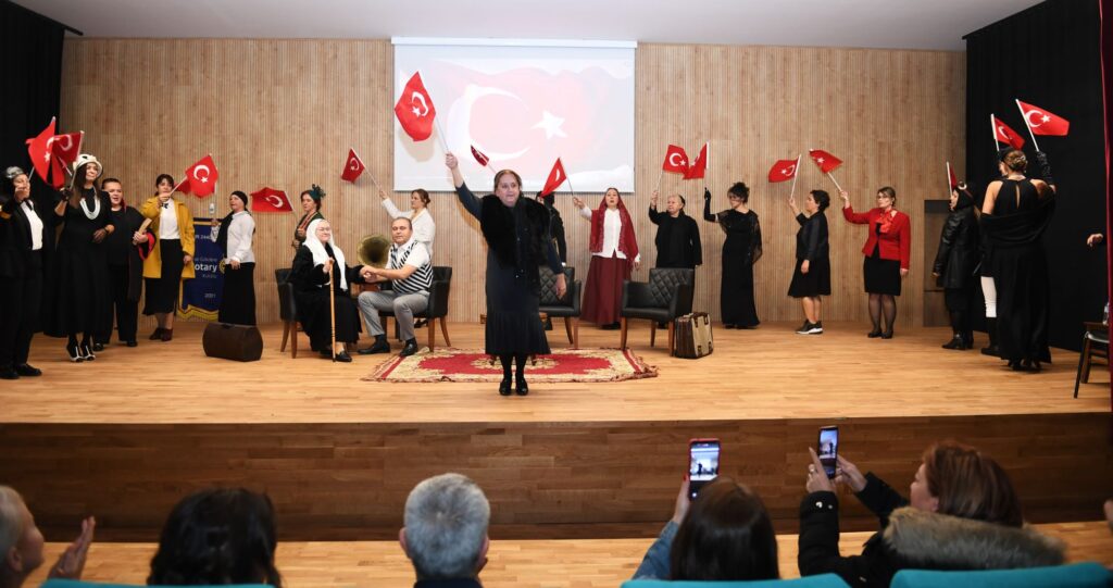 Zamansız Kadınlar oyunu Osmangazi’de sahne aldı