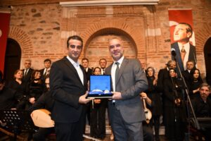 Yurdun dört bir yanından türküler Bursa Osmangazi’de yankılandı