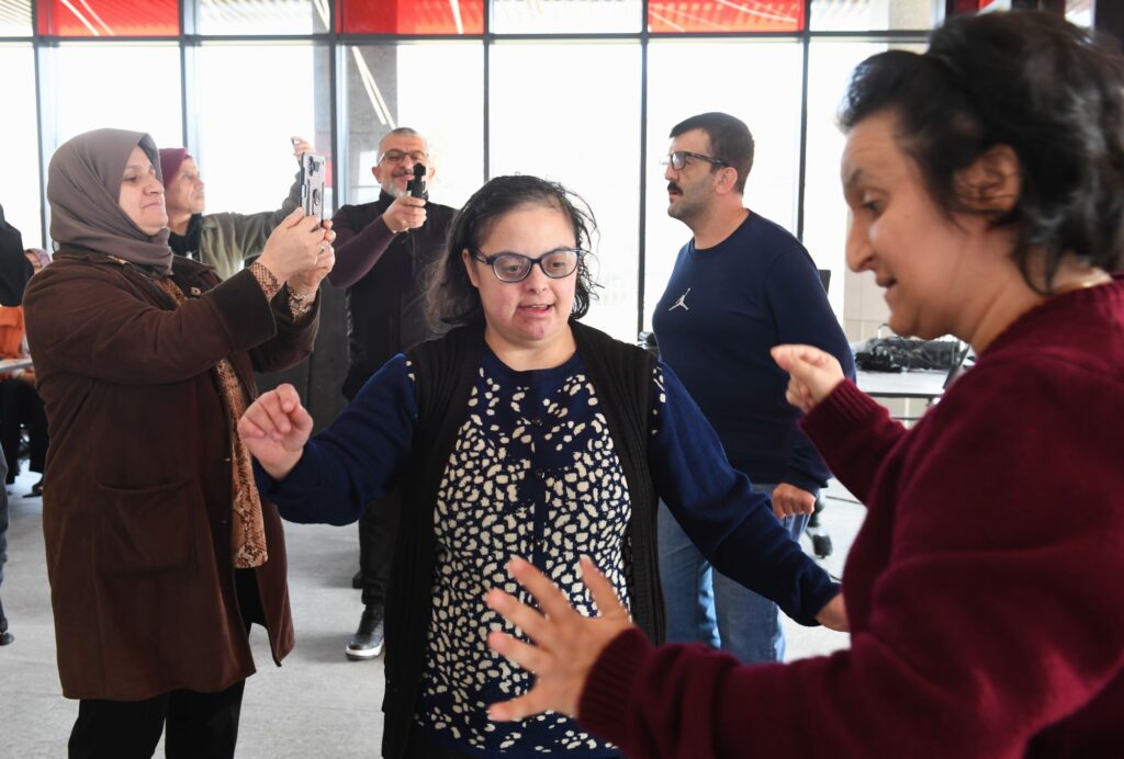 Başkan Aydın Engelli Bireylerle Kahvaltıda Buluştu