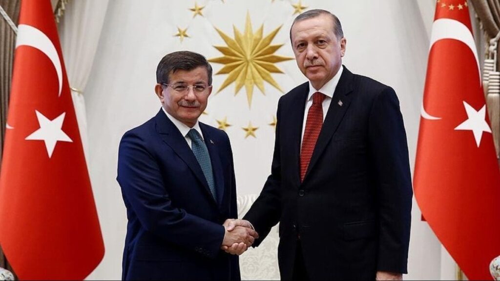 AKP’li isimden Davutoğlu’na ‘Geri dön’ çağrısı