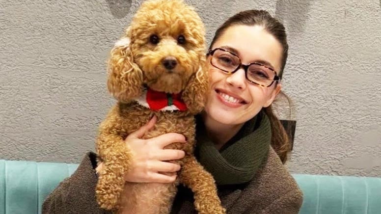 Afra Saraçoğlu köpeği Nagi’nin doğum günü kutladı