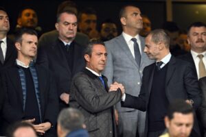 Ali Koç’tan protesto cevabı: Fenerbahçe trolleri…