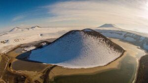 Anadolu’nun Krater Zengini Nazar Boncuğu: Bu Gölü Keşfetmek İçin Acele Edin!