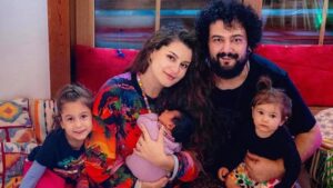 Atiye’den aile fotoğrafı