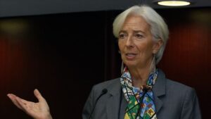 ECB Başkanı Lagarde: Enflasyon düşmeye devam ederse faizler daha da iner