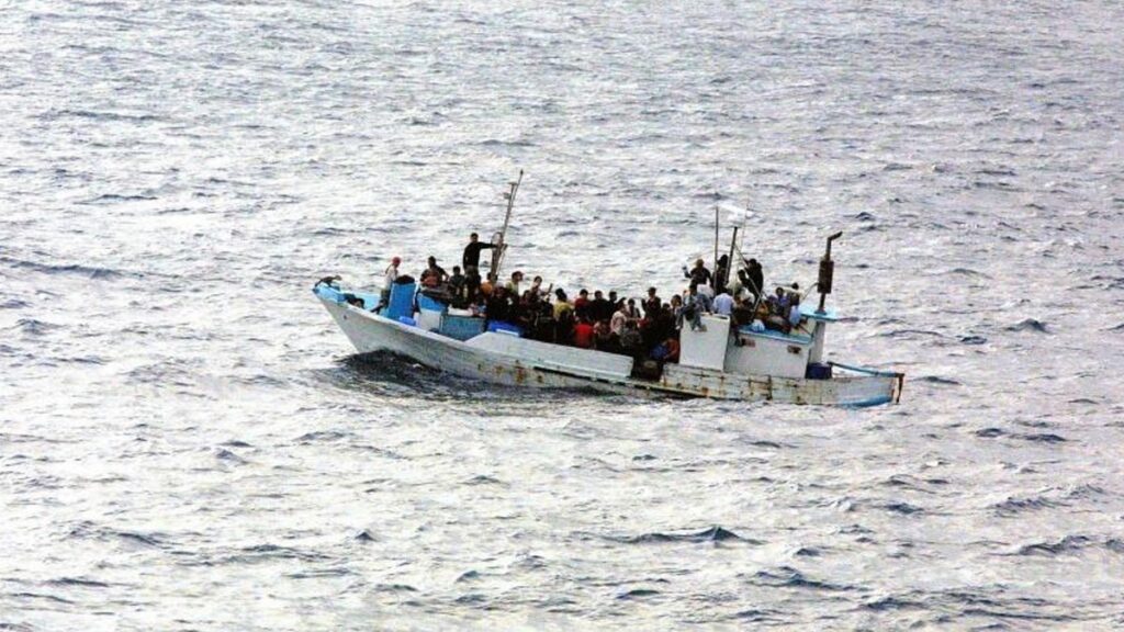 İzmir açıklarında kaybolan 5 göçmenden ikisinin cesedine ulaşıldı