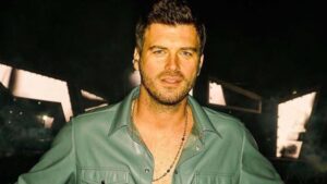 Kıvanç Tatlıtuğ oğlu Kurt Efe ile sosyal medyayı salladı