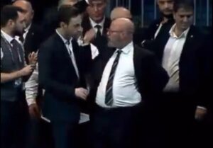 Oğluna tokat atmıştı, özür diledi!