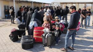 ‘Ne dönmesi ailemi alıp da geleceğim’