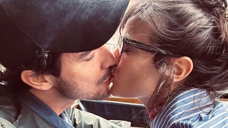 Pınar Deniz’den dudak dudağa kutlama