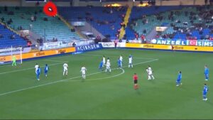 Rizespor’un yıldızı hızını alamadı! Çatıdan geri döndü…