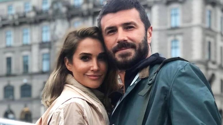 Rojda Demirer sevgilisi Ulaş Kıyak’a kırmızı ışıkta çarpılmış