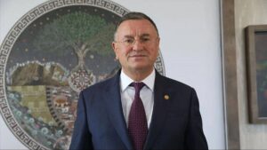 Son dakika… Lütfü Savaş CHP’den ihraç edildi