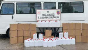 Turistik ilçede 300 litre kaçak etil alkol ele geçirildi