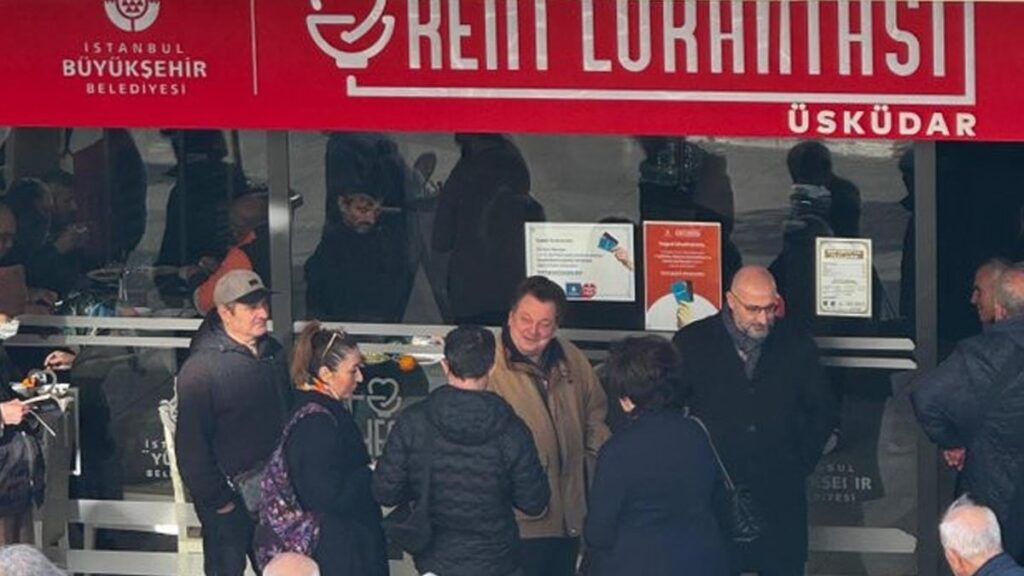 Ünlü gurme Vedat Milor Kent Lokantası’na gitti: Sıra bekledi yemekleri tattı