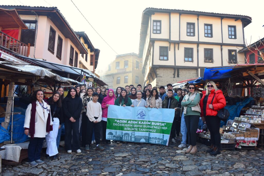 ‘Adım Adım Kadim Bursa’ gezileri başladı