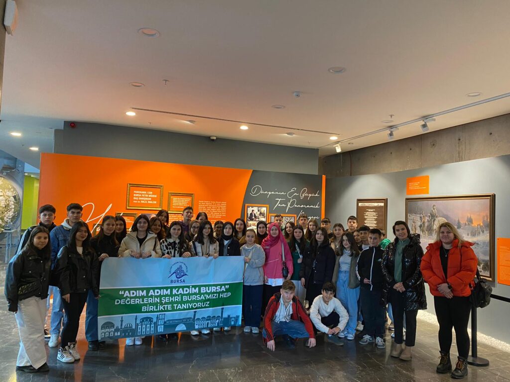 ‘Adım Adım Kadim Bursa’ gezileri başladı