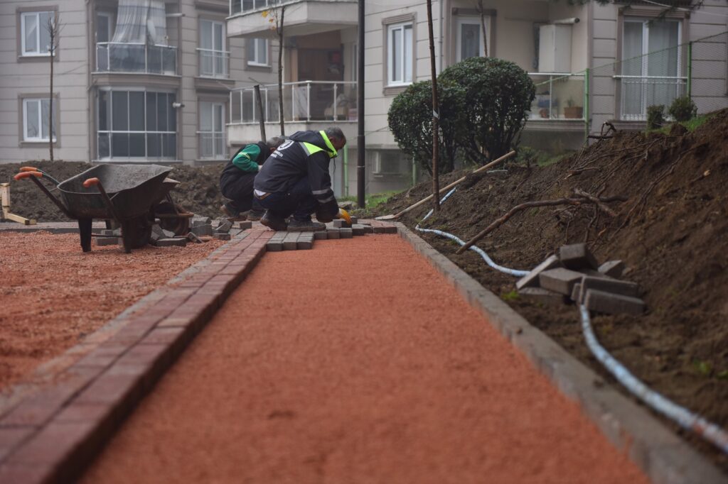 Bursa Yıldırım’da parklar yenileniyor