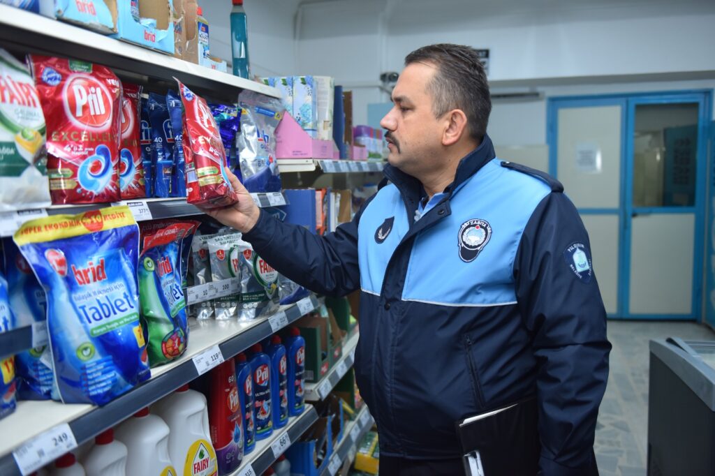 Bursa Yıldırım'da marketler mercek altında